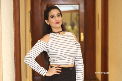 manjusha-stills-at-darshakudu-pre-release-event